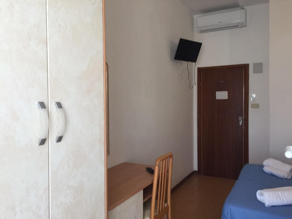 Hotel Bacco Rimini Exterior photo