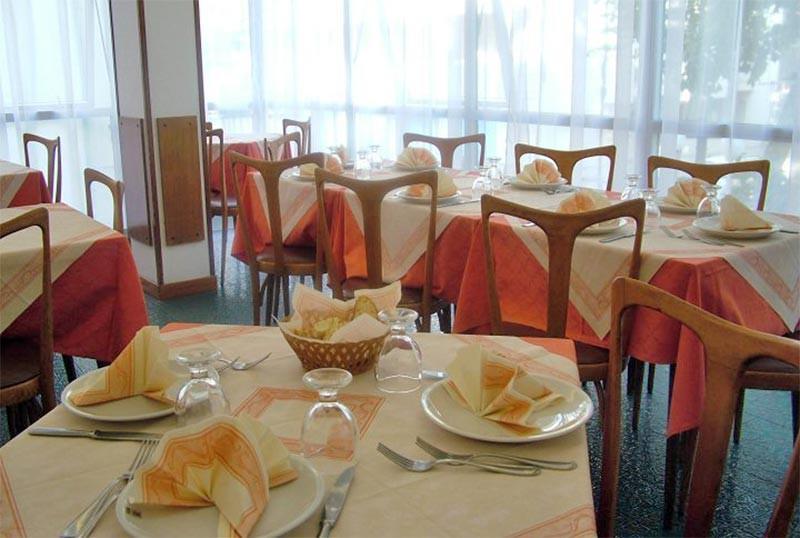 Hotel Bacco Rimini Exterior photo