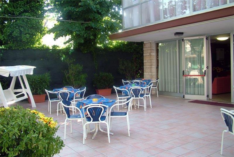 Hotel Bacco Rimini Exterior photo